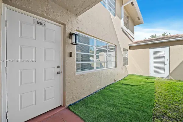 835 Twin Lakes Dr #30-C, Coral Springs, FL 33071