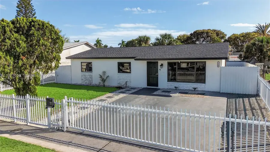 1318 13th St, West Palm Beach, FL 33401 - #2