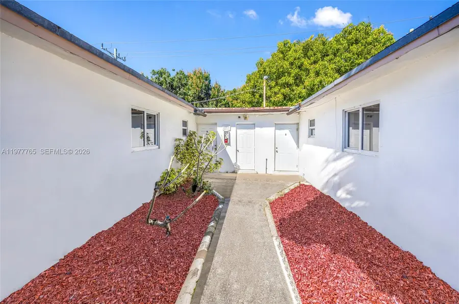 3021 NE 7th Ave, Pompano Beach, FL 33064 - #3