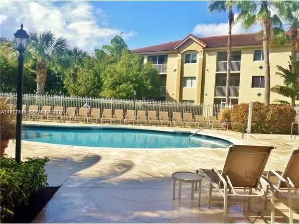 440 S Park Rd #4-102, Hollywood, FL 33021