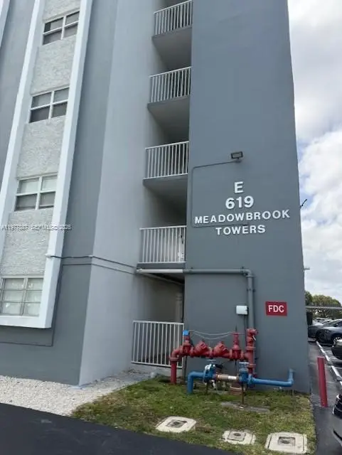 619 NE 14th Ave #303, Hallandale Beach, FL 33009 - #1