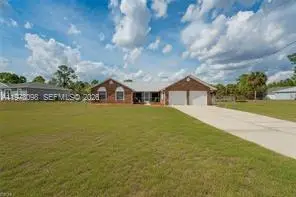 5018 E Hummingbird Dr, Port Labelle, FL 33935 - #2