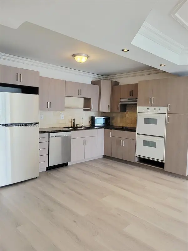 19380 Collins Ave #1402, Sunny Isles Beach, FL 33160