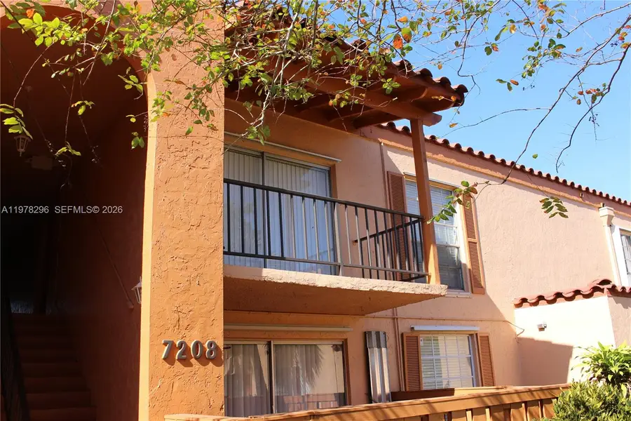 7208 Fairway Dr #I8, Miami Lakes, FL 33014 - #3