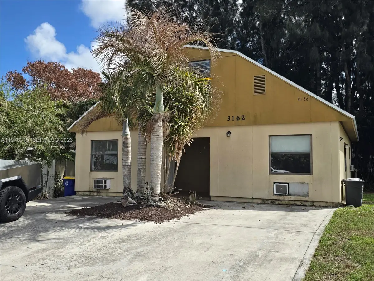 3162 SE Hawthorne St, Stuart, FL 34997 - #1
