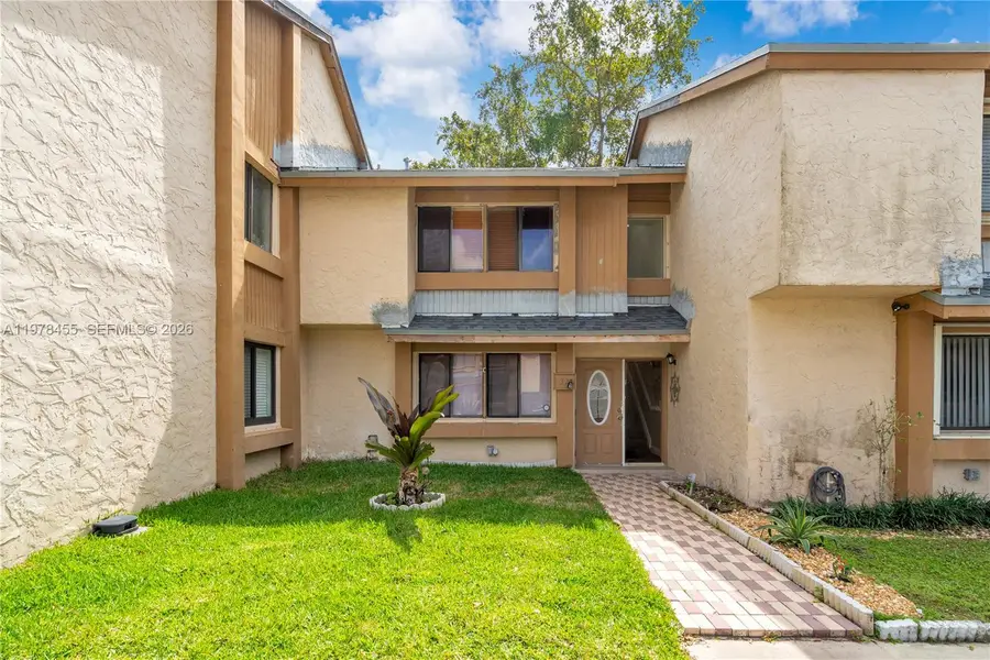 32 Wimbledon Lake Dr #221, Plantation, FL 33324 - #2