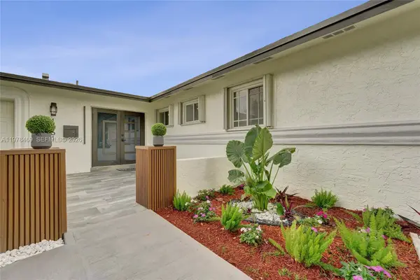 4861 NW 5th St, Plantation, FL 33317