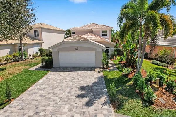 140 Eveningstar Cay, Naples, FL 34114