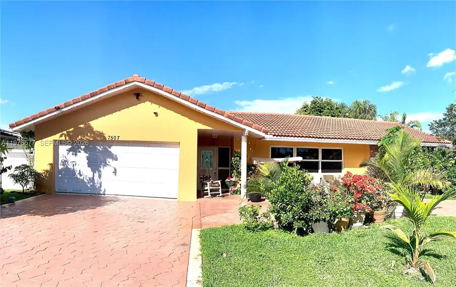 7507 NW 41st St, Coral Springs, FL 33065 - #2