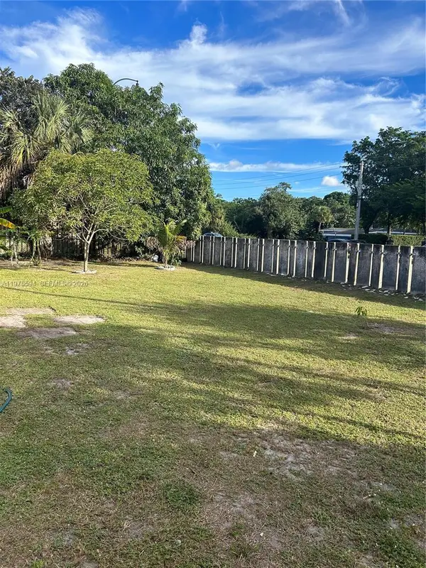 4836 NW 1st St, Plantation, FL 33317