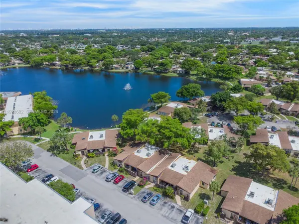 300 Berkley Rd #108, Hollywood, FL 33024