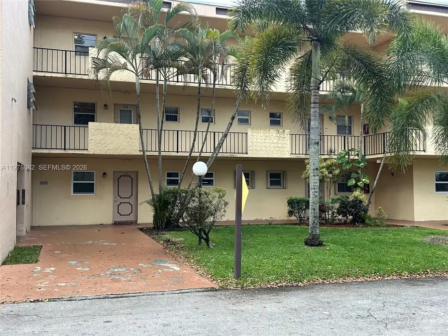 300 Berkley Rd #108, Hollywood, FL 33024 - #2