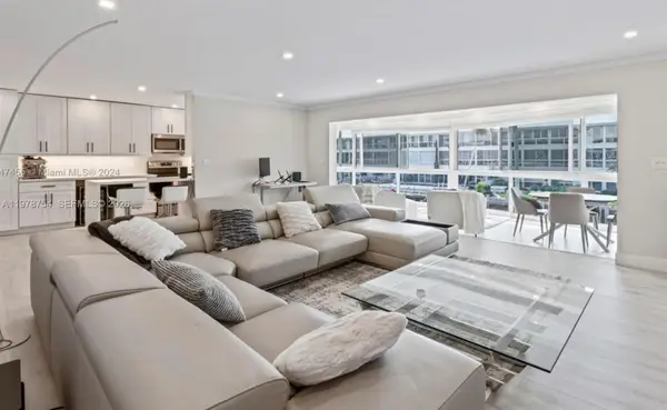 3050 NE 48th St #207, Fort Lauderdale, FL 33308