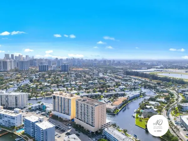 427 Golden Isles Dr #9G, Hallandale Beach, FL 33009