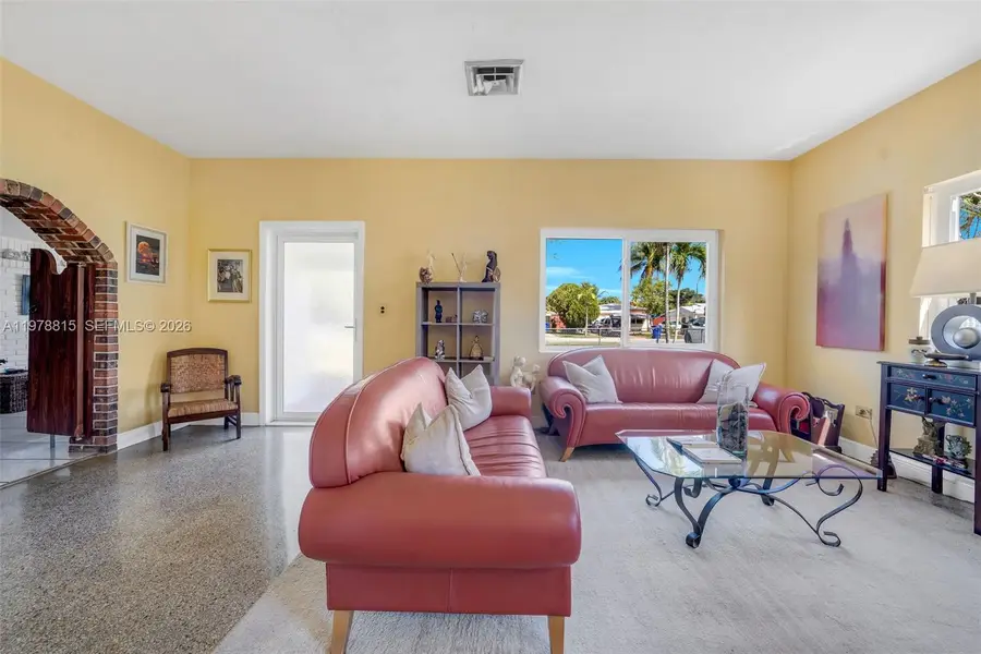 2048 NE 180th St, North Miami Beach, FL 33162 - #2