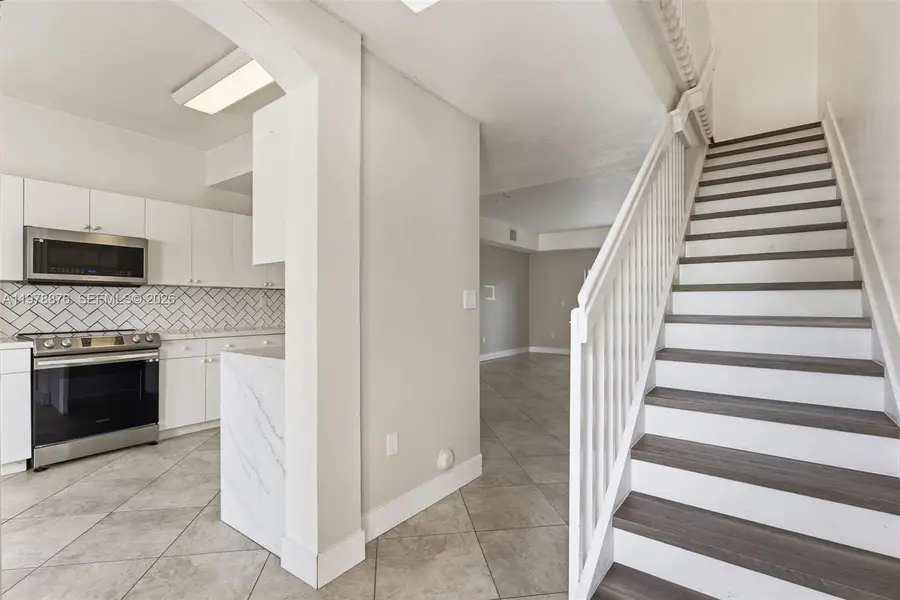 9000 W Flagler St #7, Miami, FL 33174 - #2