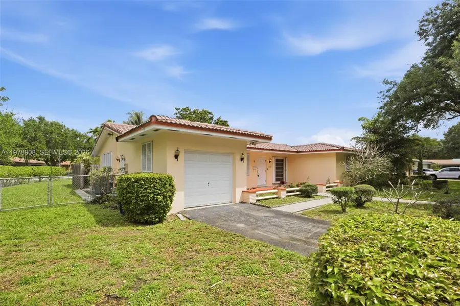 14435 Tabebuia Ln, Miami Lakes, FL 33014 - #2