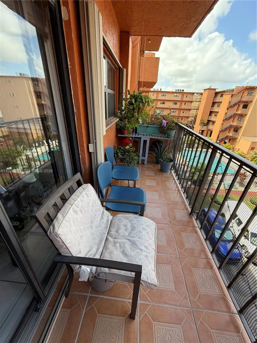 1800 W 54th St #309, Hialeah, FL 33012 - #3