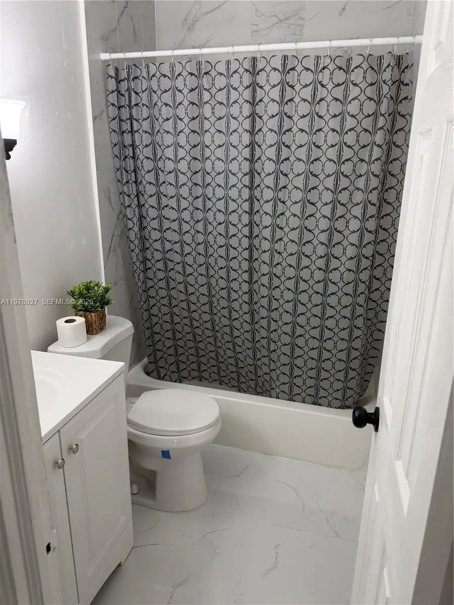 911 NW 45th St, Miami, FL 33127 - #2