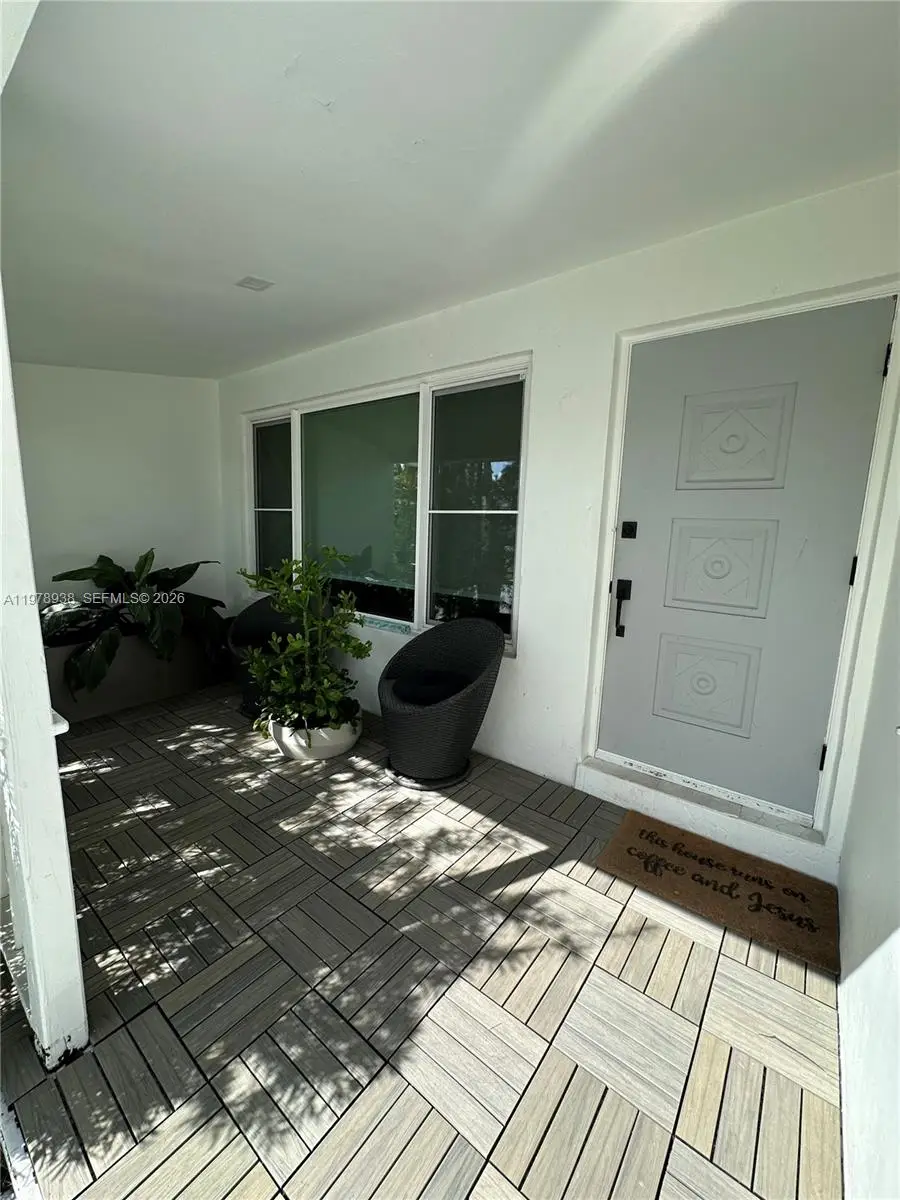 935 Lincoln St, Hollywood, FL 33019 - #2