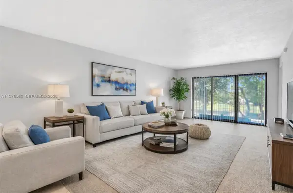 2322 S Cypress Bend Dr #311, Pompano Beach, FL 33069