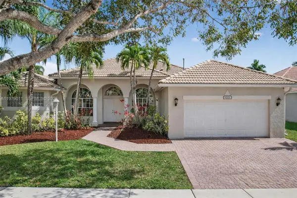 1221 NW 141st Ave, Pembroke Pines, FL 33028