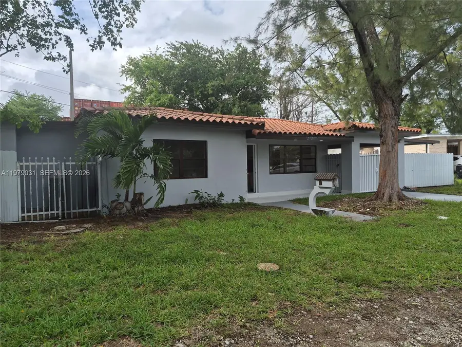 2121 NW 14th St, Miami, FL 33125 - #2