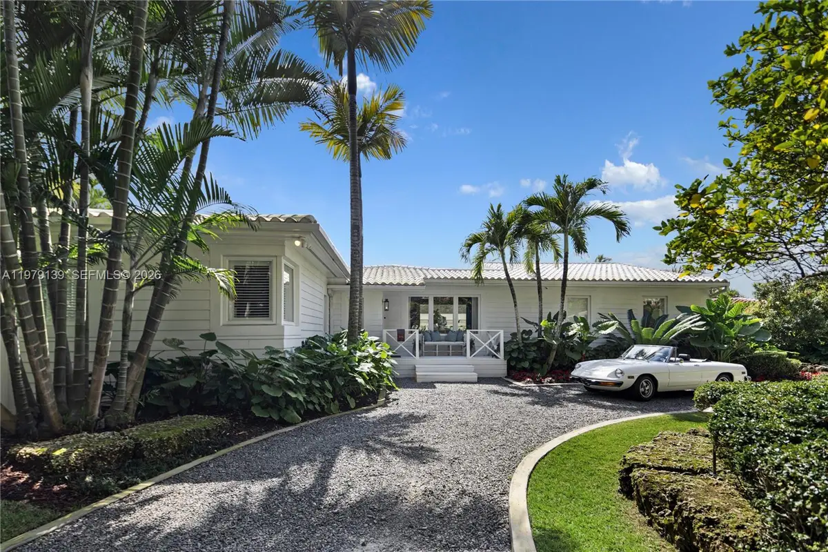 536 Jeronimo Dr, Coral Gables, FL 33146 - #1