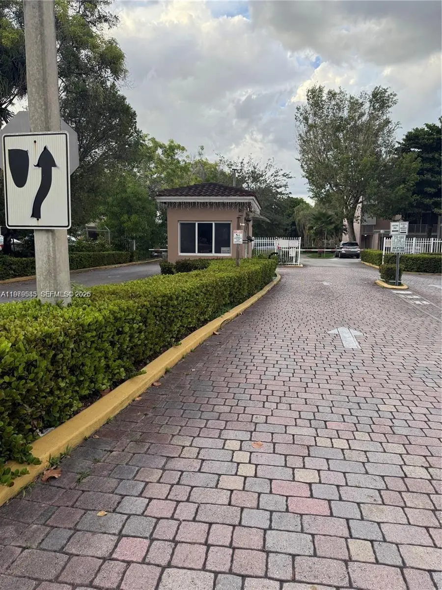 8405 NW 8th St #304, Miami, FL 33126 - #2