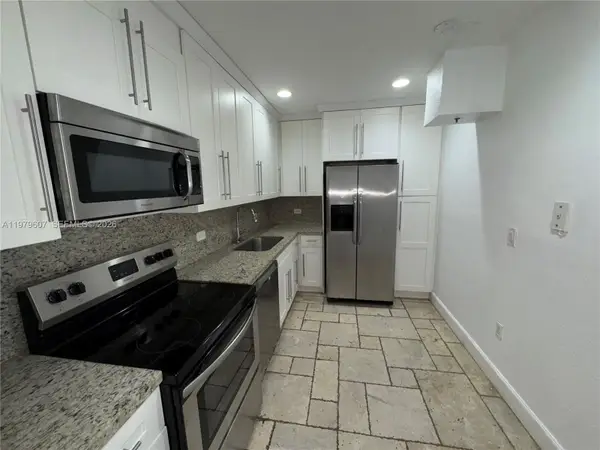 20505 E Country Club Dr #135, Aventura, FL 33180