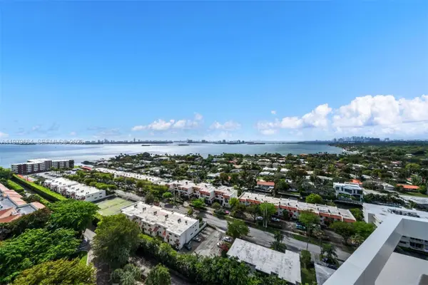 2000 Towerside Ter #PH2, Miami, FL 33138