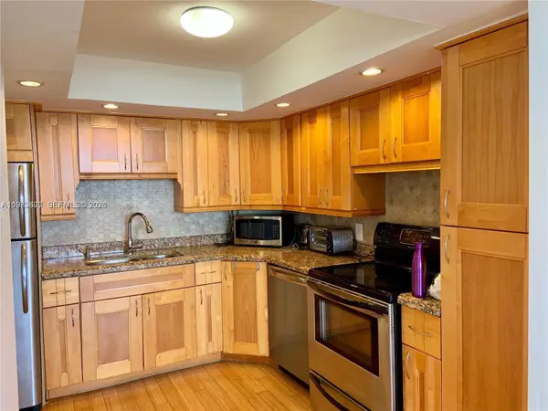 2025 NE 164th St #1015, North Miami Beach, FL 33162