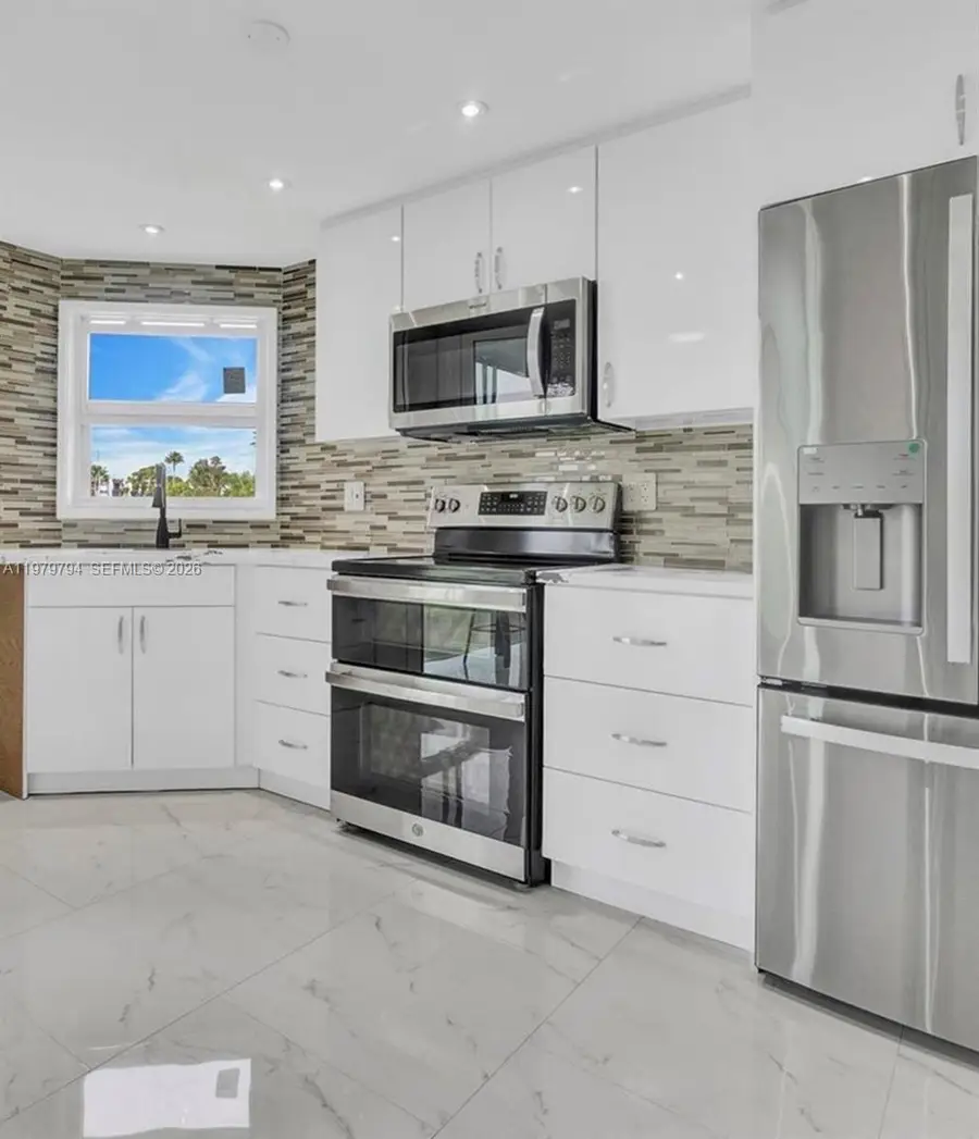 3661 Via Poinciana #206, Lake Worth, FL 33467 - #2