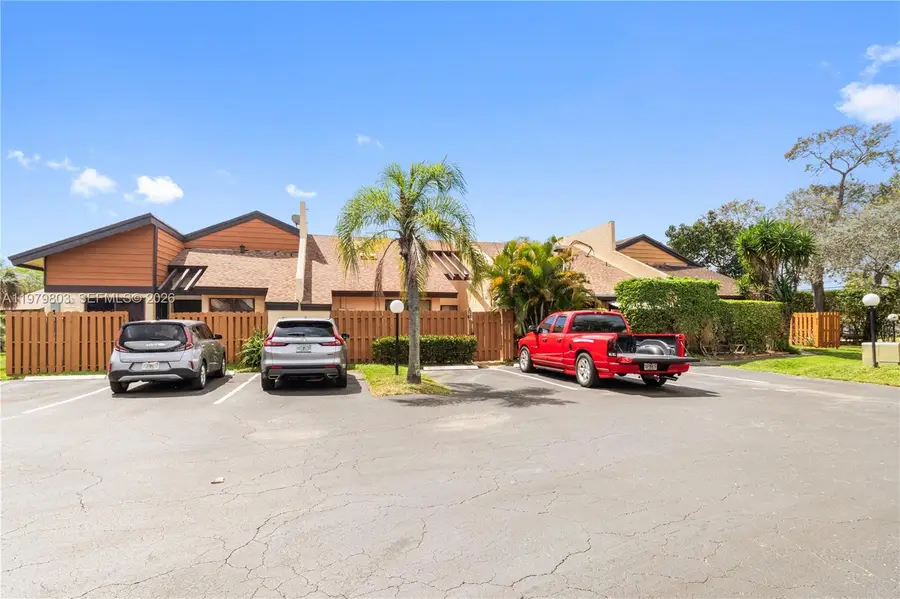 3812 NW 77th Ave, Davie, FL 33024 - #2
