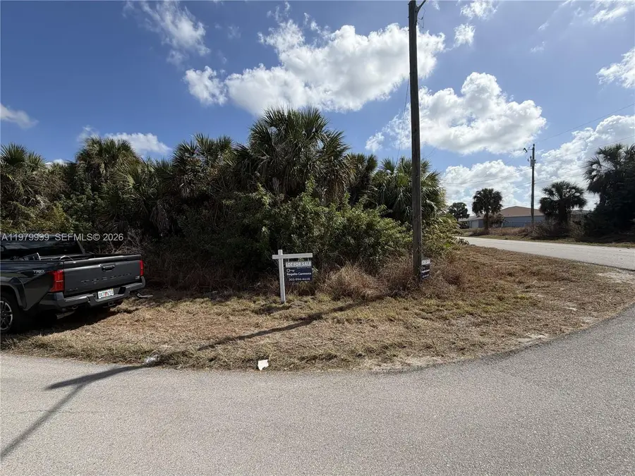 305 Lancelot Ave, Lehigh Acres, FL 33974 - #3