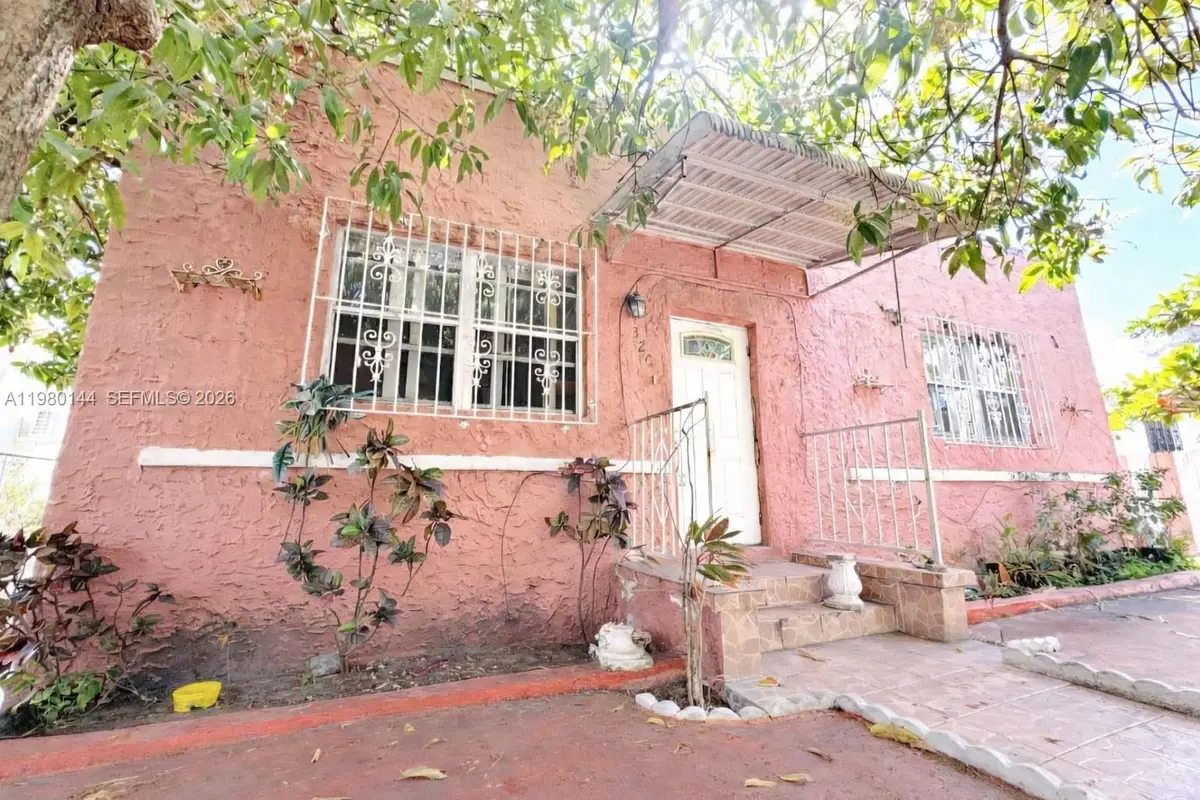 320 NE 55th St, Miami, FL 33137 - #1