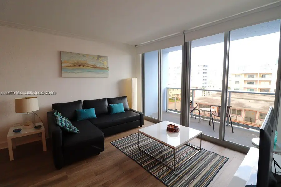 401 69th St #404, Miami Beach, FL 33141 - #3