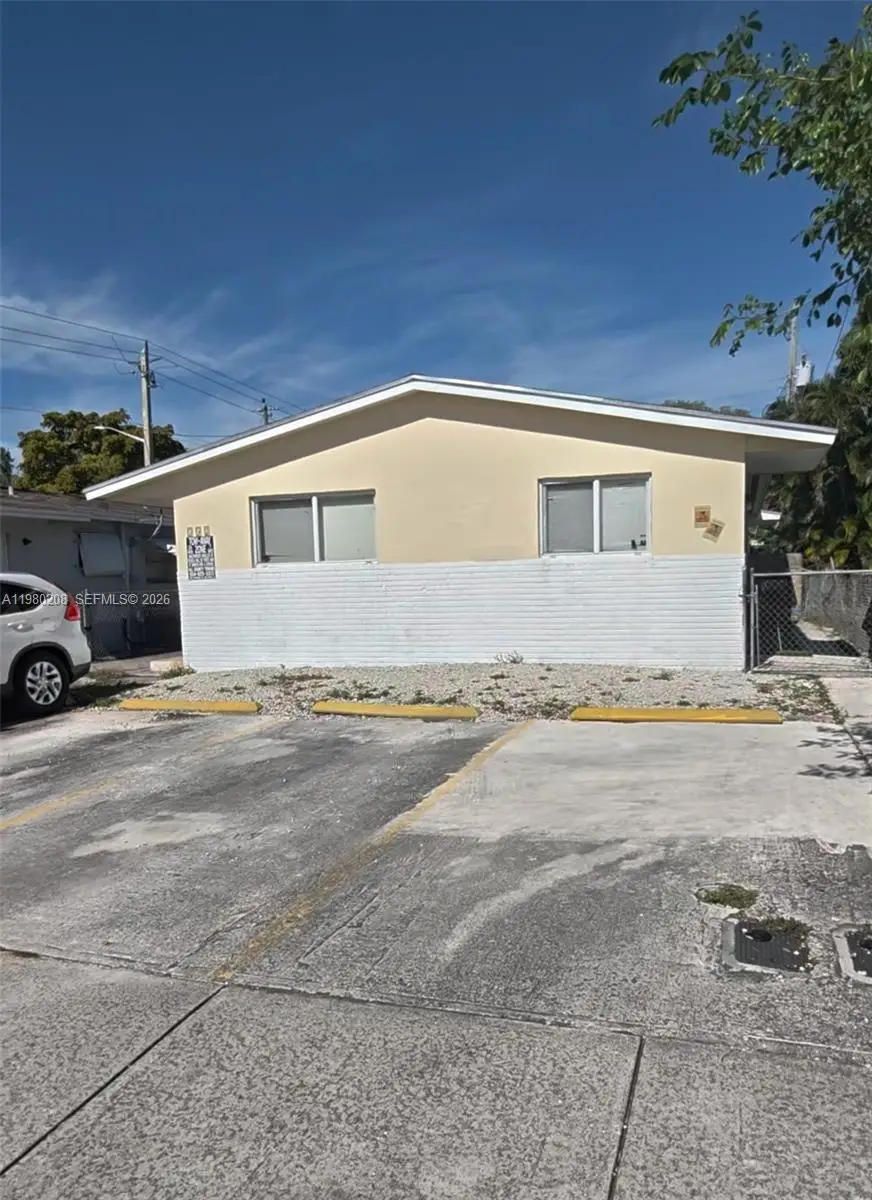 752 NW 3rd Ct, Hallandale Beach, FL 33009 - #2
