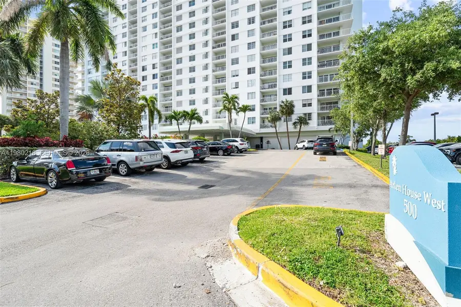 500 Bayview Dr #325, Sunny Isles Beach, FL 33160 - #2