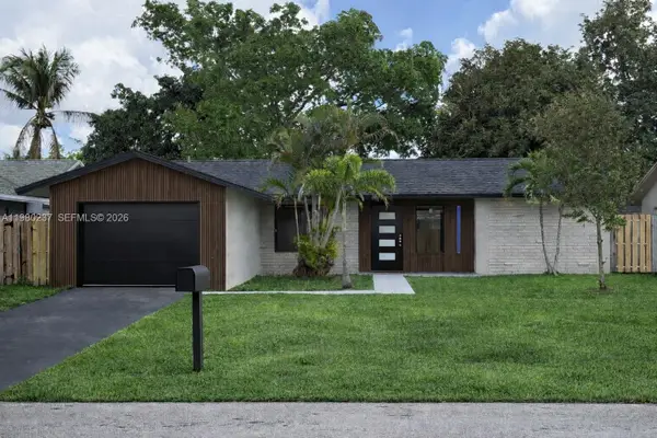 4020 NW 93rd Way, Sunrise, FL 33351