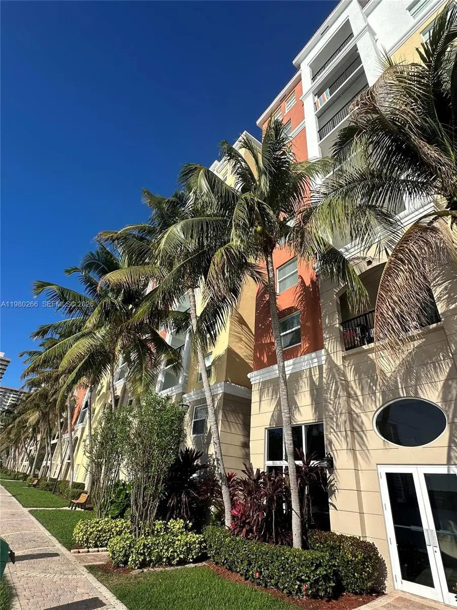 17100 N Bay Rd #1904, Sunny Isles Beach, FL 33160 - #3