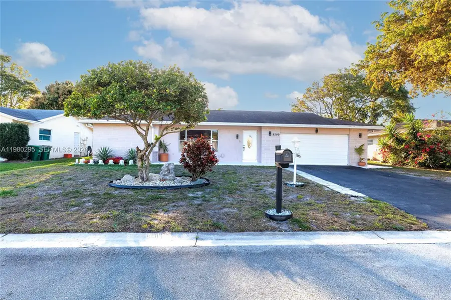 8209 NW 91st Ave, Tamarac, FL 33321 - #2