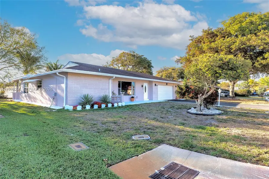 8209 NW 91st Ave, Tamarac, FL 33321 - #3