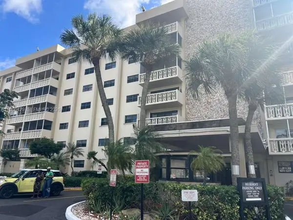 800 NE 195th St #501, Miami, FL 33179