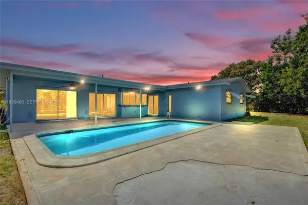 8699 NW 26th Pl, Sunrise, FL 33322