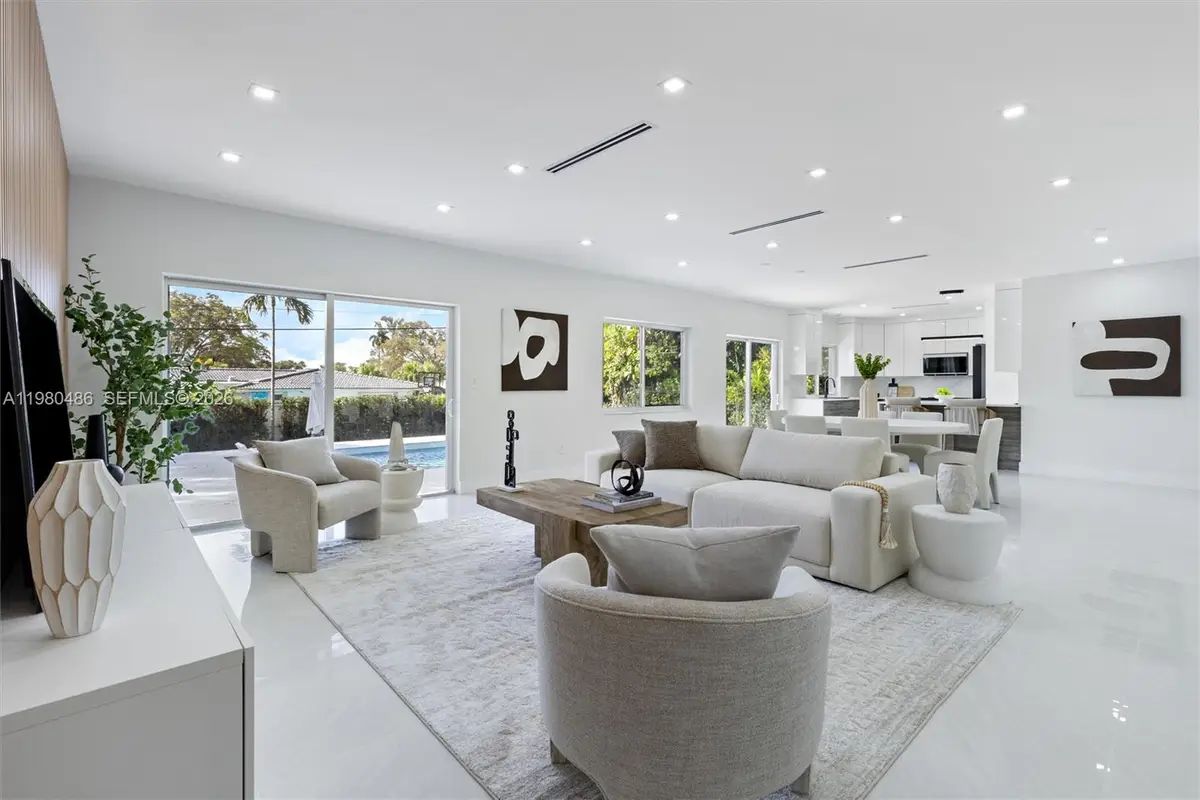 1840 NE 199th St, Miami, FL 33179 - #1