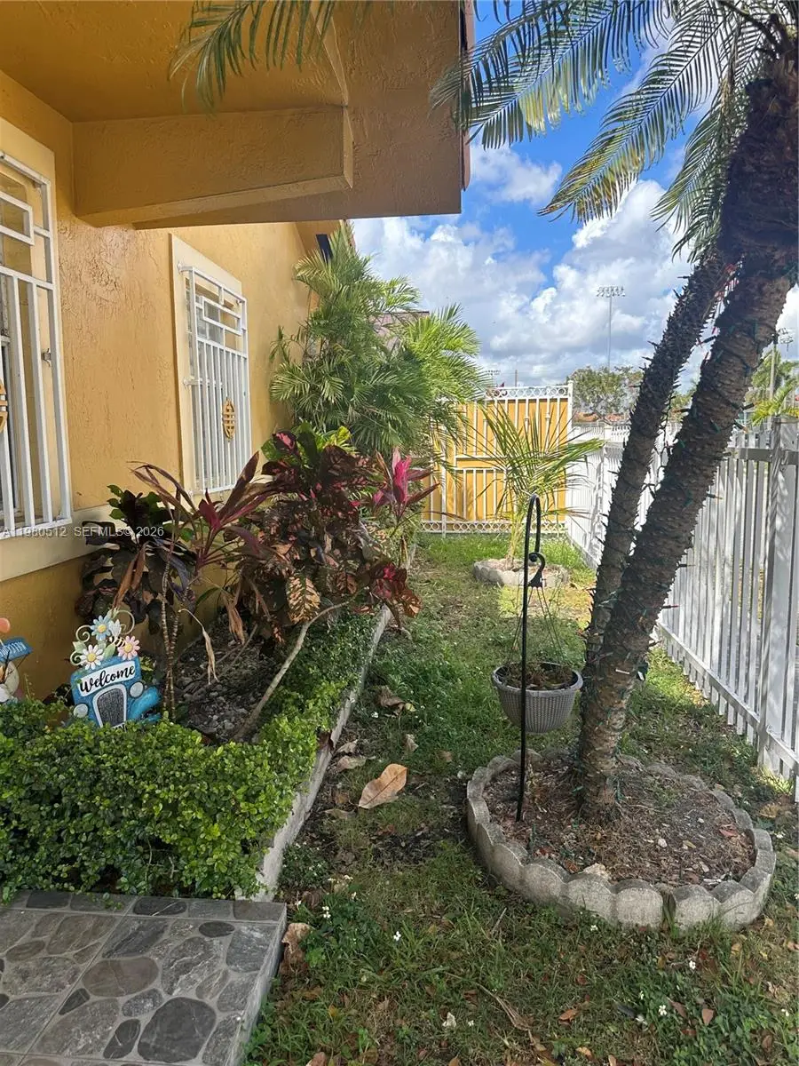 2501 W 73rd Pl, Hialeah, FL 33016 - #3