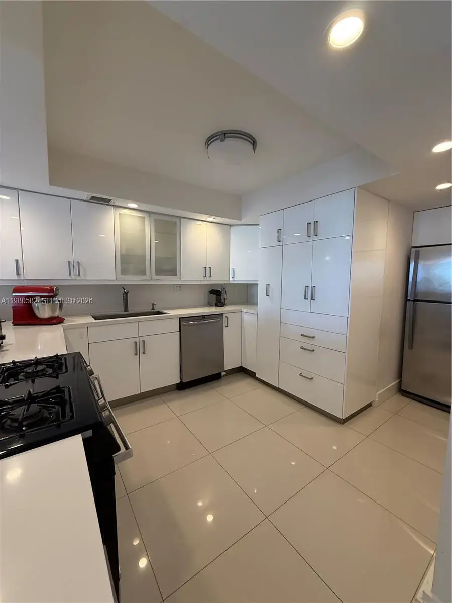 3140 S Ocean Dr #310, Hallandale Beach, FL 33009 - #3