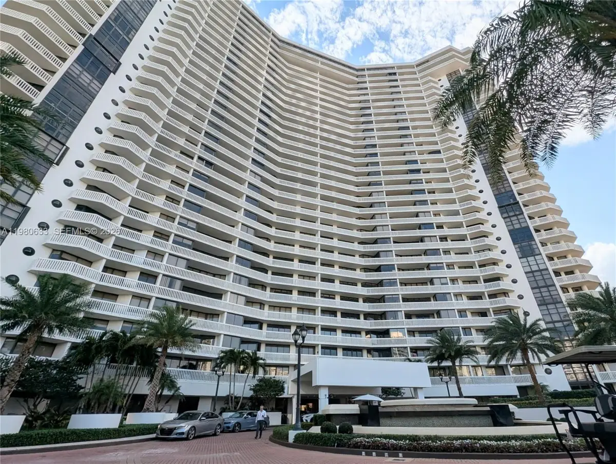 1000 W Island Blvd #2908, Aventura, FL 33160 - #1