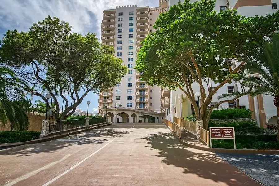 1865 S Ocean Dr #15C, Hallandale Beach, FL 33009 - #2